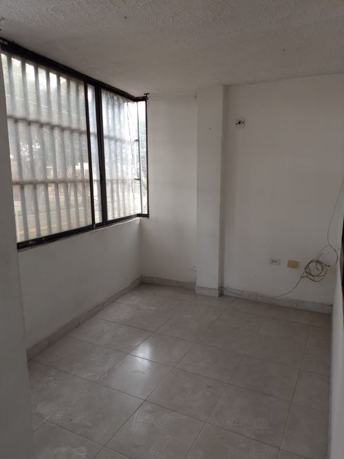 Casa de 7 alcobas en venta en Guayaquil, Cali, 240 m² · foto 4 de 16