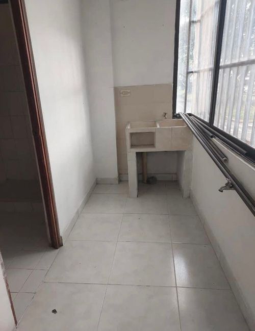 Casa de 7 alcobas en venta en Guayaquil, Cali, 240 m² · foto 9 de 16