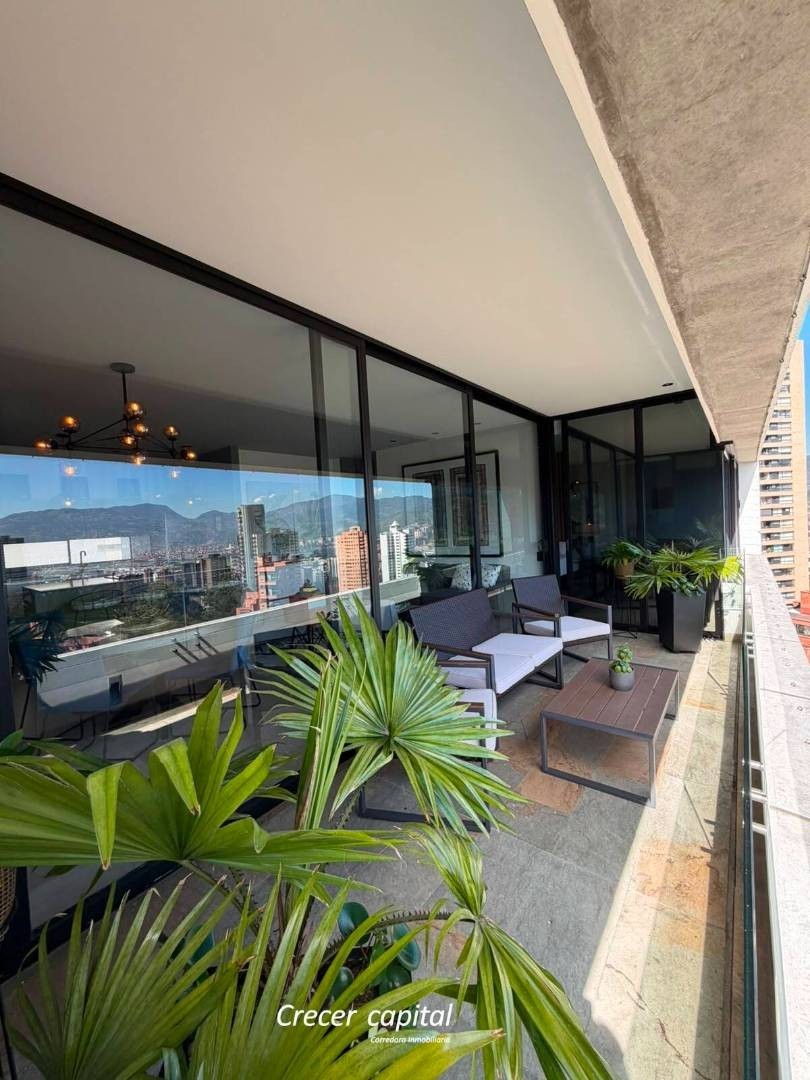 Apartamento en venta en El Poblado, Medellín · foto 2 de 18