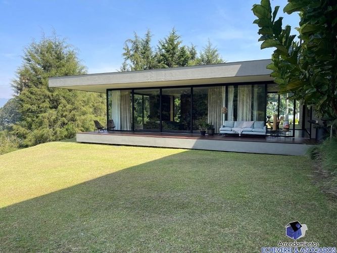 Casa de 4 alcobas en venta en Los Balsos, Medellín, 890 m² · foto 8 de 21