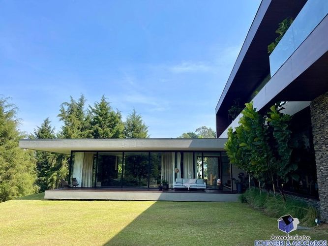 Casa de 4 alcobas en venta en Los Balsos, Medellín, 890 m² · foto 9 de 21