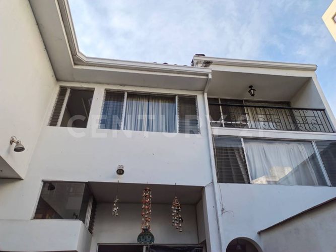 Casa de 6 alcobas en venta en Granada, Cali, 450 m² · foto 7 de 8