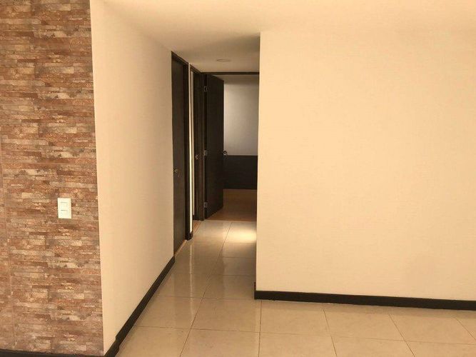 Apartamento de 3 alcobas en venta en Urbanizacion Ciruelos, Bello, 59 m² · foto 2 de 10