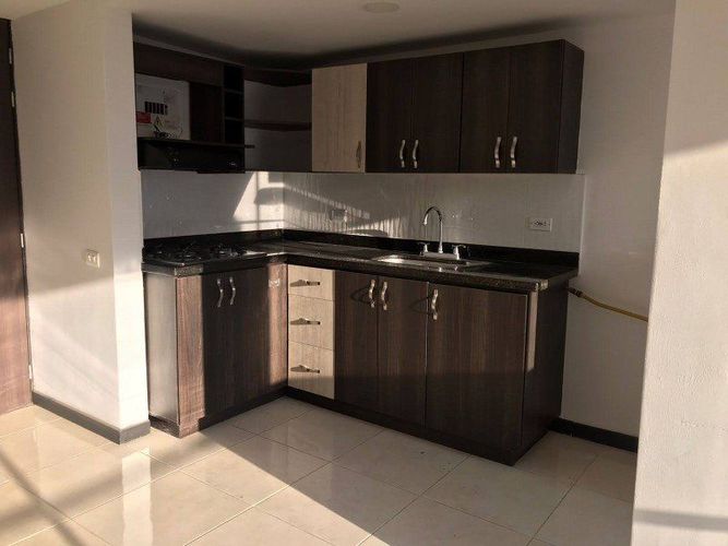 Apartamento de 3 alcobas en venta en Urbanizacion Ciruelos, Bello, 59 m² · foto 3 de 10