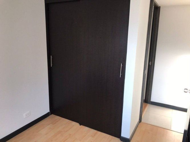 Apartamento de 3 alcobas en venta en Urbanizacion Ciruelos, Bello, 59 m² · foto 6 de 10