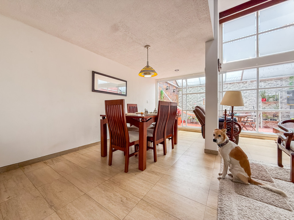 Casa en venta en Bella Suiza, Bogotá · foto 4 de 15