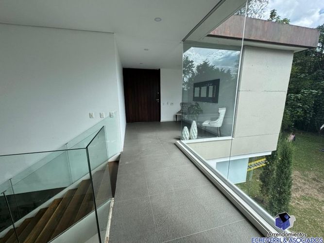Casa de 4 alcobas en venta en Los Balsos, Medellín, 780 m² · foto 2 de 19