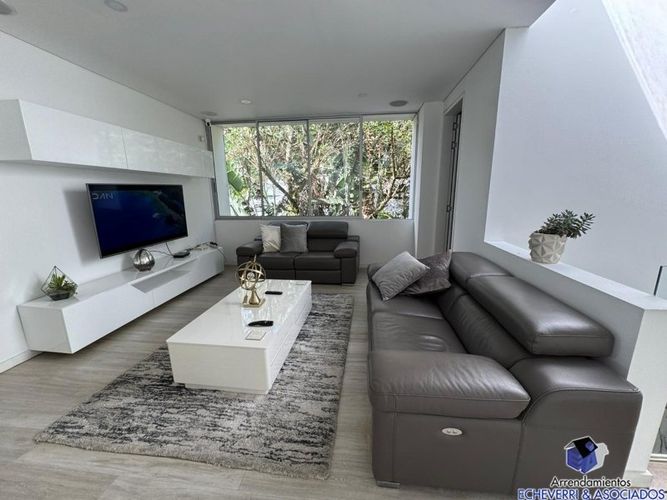 Casa de 4 alcobas en venta en Los Balsos, Medellín, 780 m² · foto 3 de 19