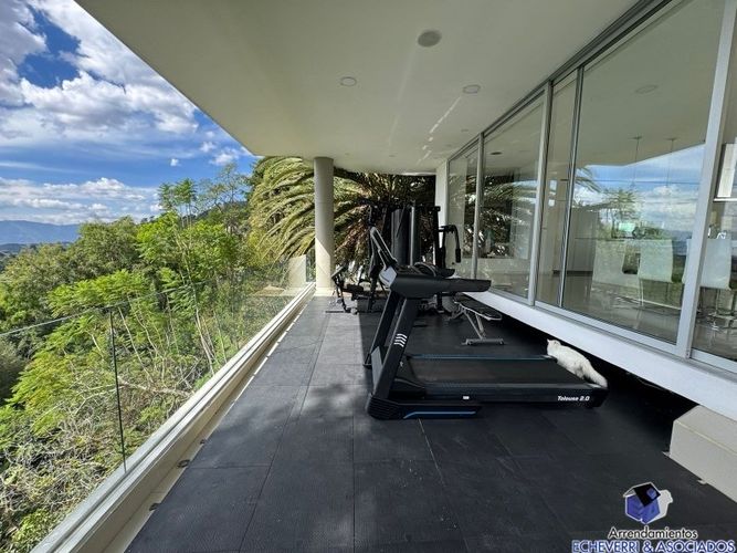 Casa de 4 alcobas en venta en Los Balsos, Medellín, 780 m² · foto 4 de 19