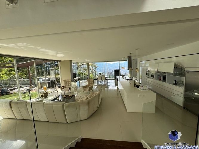 Casa de 4 alcobas en venta en Los Balsos, Medellín, 780 m² · foto 7 de 19