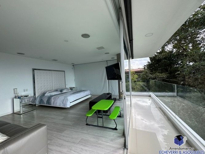 Casa de 4 alcobas en venta en Los Balsos, Medellín, 780 m² · foto 9 de 19