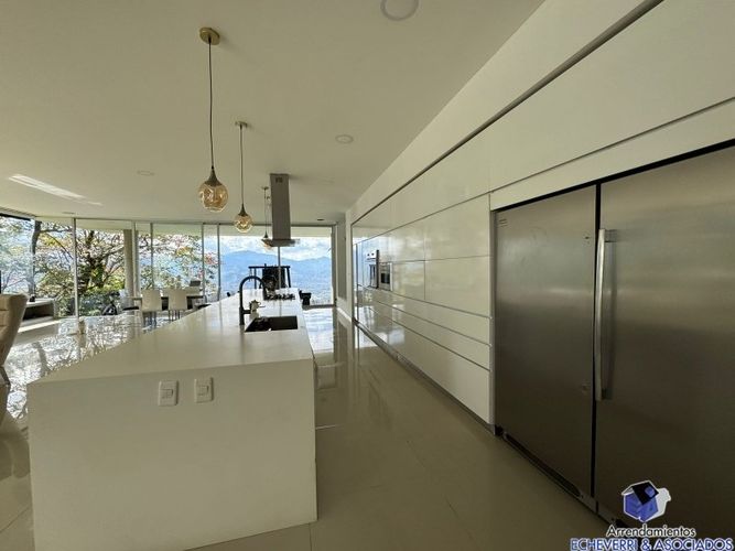Casa de 4 alcobas en venta en Los Balsos, Medellín, 780 m² · foto 10 de 19