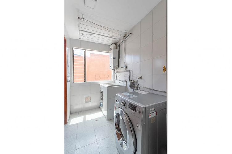 Apartamento en venta en Santa Barbara Central, Bogotá · foto 5 de 14