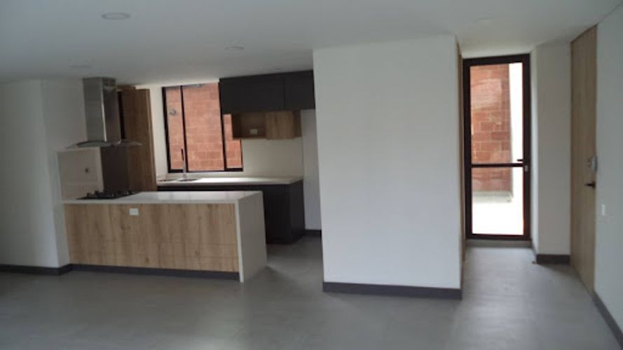 Apartamento de 3 alcobas en arriendo en Laureles, Medellín, 90 m² · foto 3 de 24