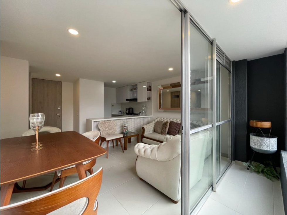 Apartamento en venta en Zona Industrial No. 1, Itagüí · foto 2 de 14