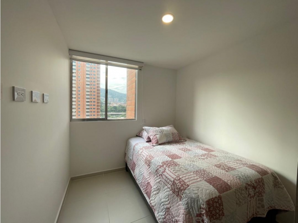 Apartamento en venta en Zona Industrial No. 1, Itagüí · foto 4 de 14