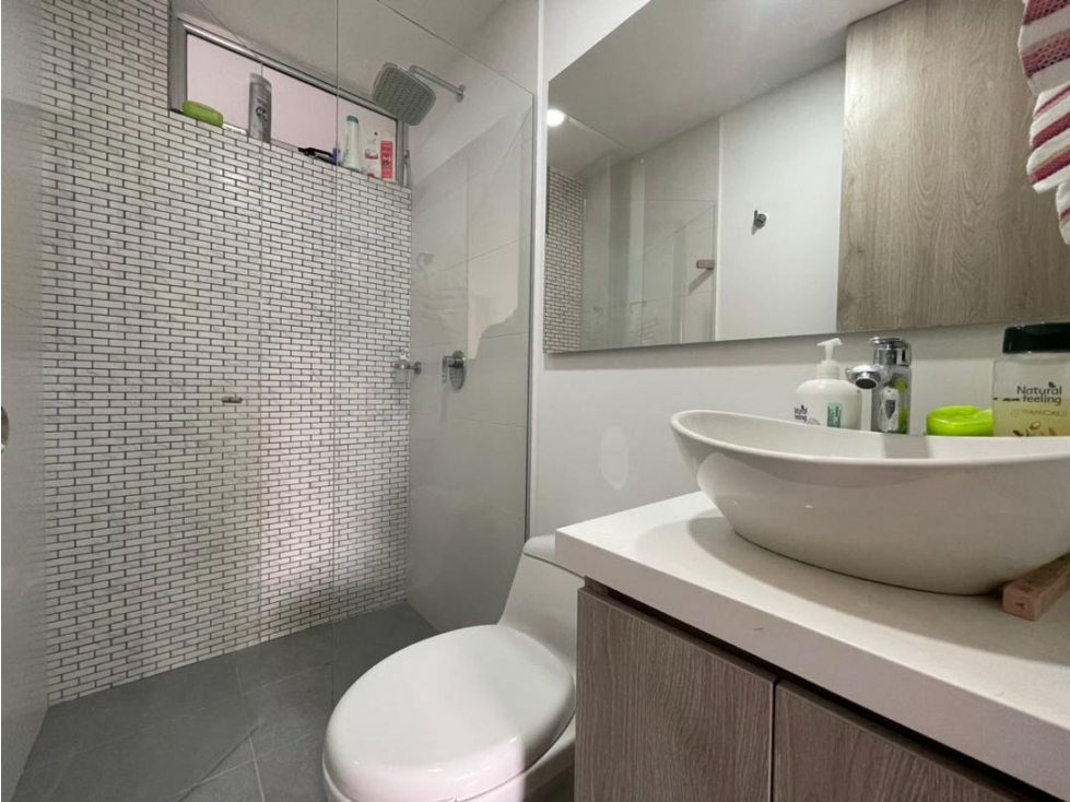 Apartamento en venta en Zona Industrial No. 1, Itagüí · foto 10 de 14