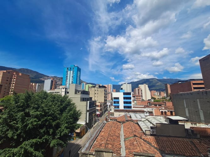 Oficina en arriendo en Villa Nueva, Medellín, 700 m² · foto 3 de 12