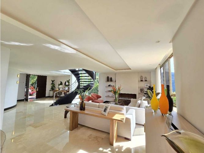 Casa de 4 alcobas en venta en Loma Del Escobero, Envigado, 606 m² · foto 10 de 24