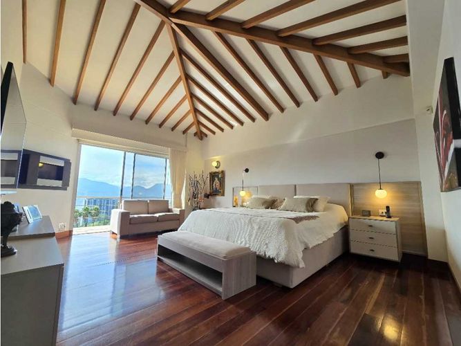 Casa de 4 alcobas en venta en Loma Del Escobero, Envigado, 606 m² · foto 13 de 24