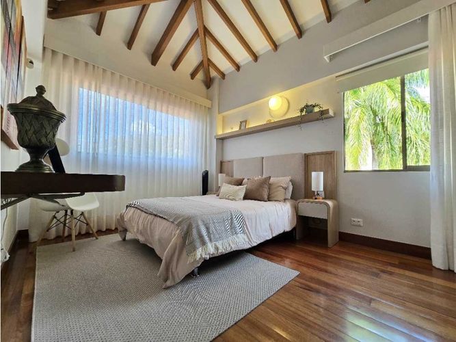 Casa de 4 alcobas en venta en Loma Del Escobero, Envigado, 606 m² · foto 18 de 24