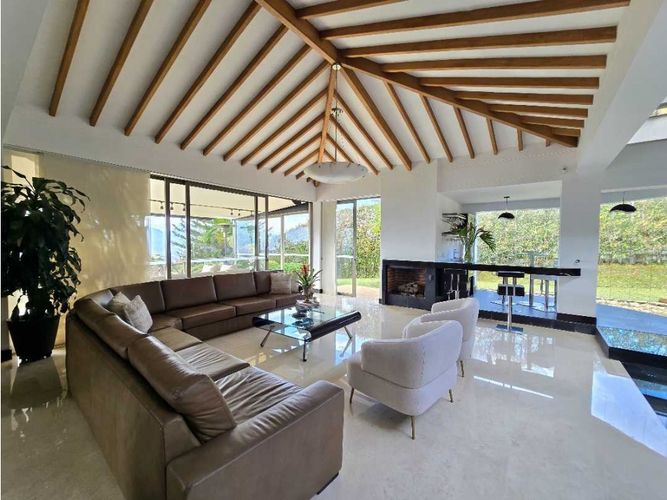 Casa de 4 alcobas en venta en Loma Del Escobero, Envigado, 606 m² · foto 23 de 24
