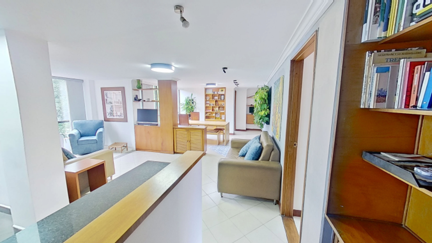 Apartamento de 4 alcobas en venta en El Poblado, Medellín, 102 m² · foto 2 de 24