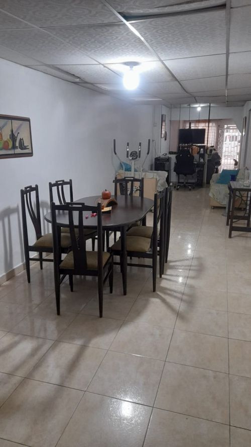 Casa de 6 alcobas en venta en Villa Colombia, Cali, 380 m² · foto 14 de 18