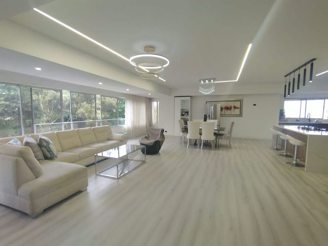 Apartamento de 4 alcobas en venta en El Poblado, Medellín, 235 m² · foto 2 de 20