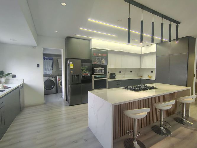 Apartamento de 4 alcobas en venta en El Poblado, Medellín, 235 m² · foto 6 de 20