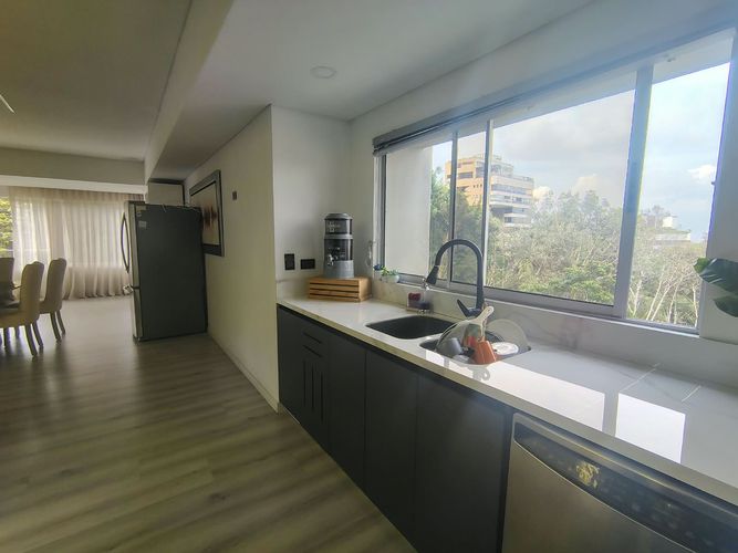 Apartamento de 4 alcobas en venta en El Poblado, Medellín, 235 m² · foto 8 de 20