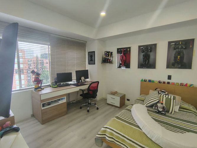 Apartamento de 4 alcobas en venta en El Poblado, Medellín, 235 m² · foto 15 de 20