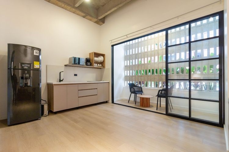 Edificio en venta en Laureles, Medellín, 840 m² · foto 3 de 19