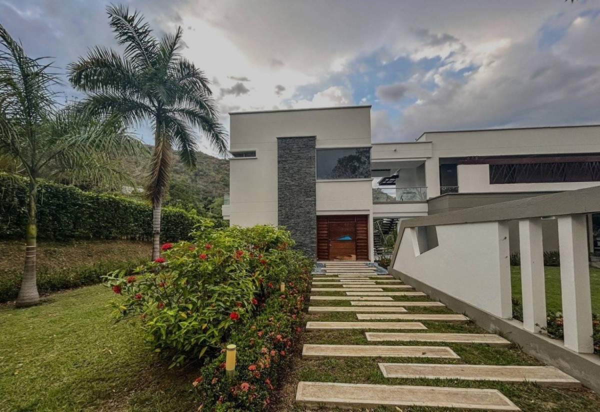 9BR House in El espinal (790 m²) for Sale