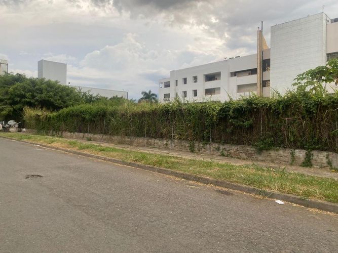 Lote en venta en Tequendama, Cali, 5774 m² · foto 2 de 6