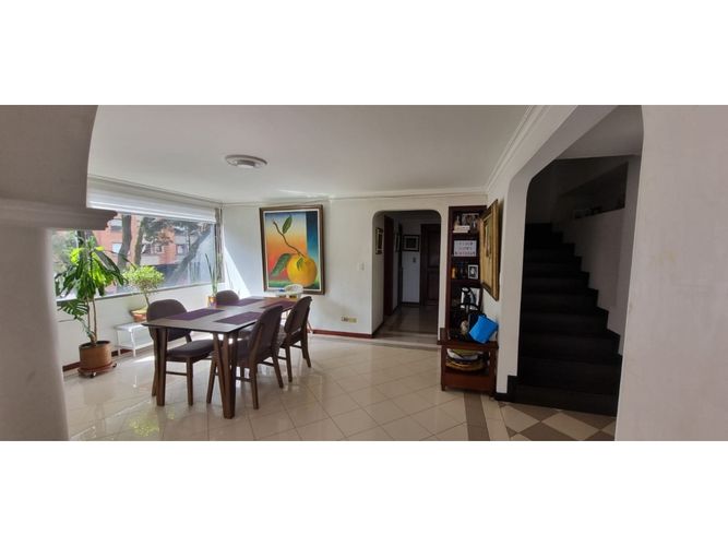 Apartamento de 4 alcobas en venta en Chapinero Alto, Bogotá, 223 m² · foto 2 de 22