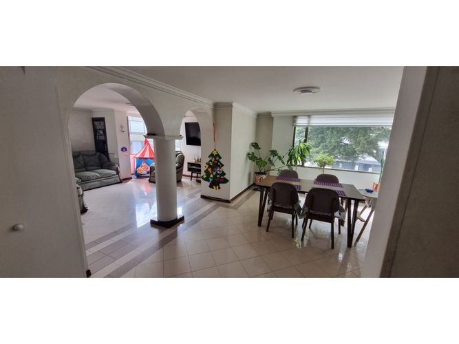 Apartamento de 4 alcobas en venta en Chapinero Alto, Bogotá, 223 m² · foto 5 de 22