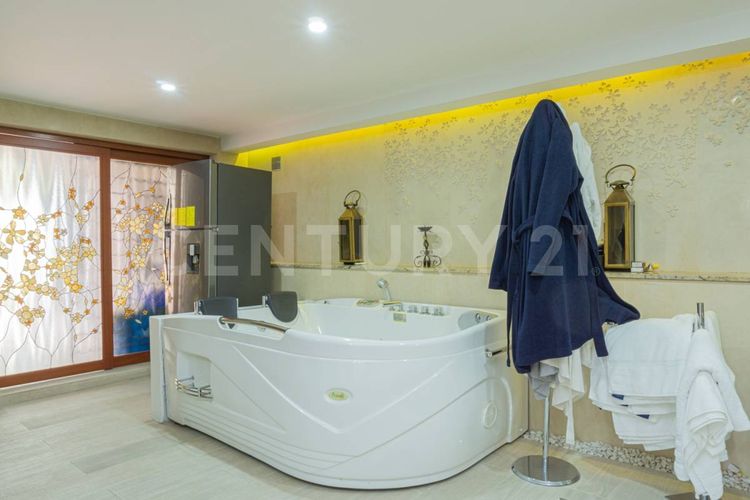 Casa de 6 alcobas en venta en Bosque Medina, Bogotá, 830 m² · foto 11 de 22