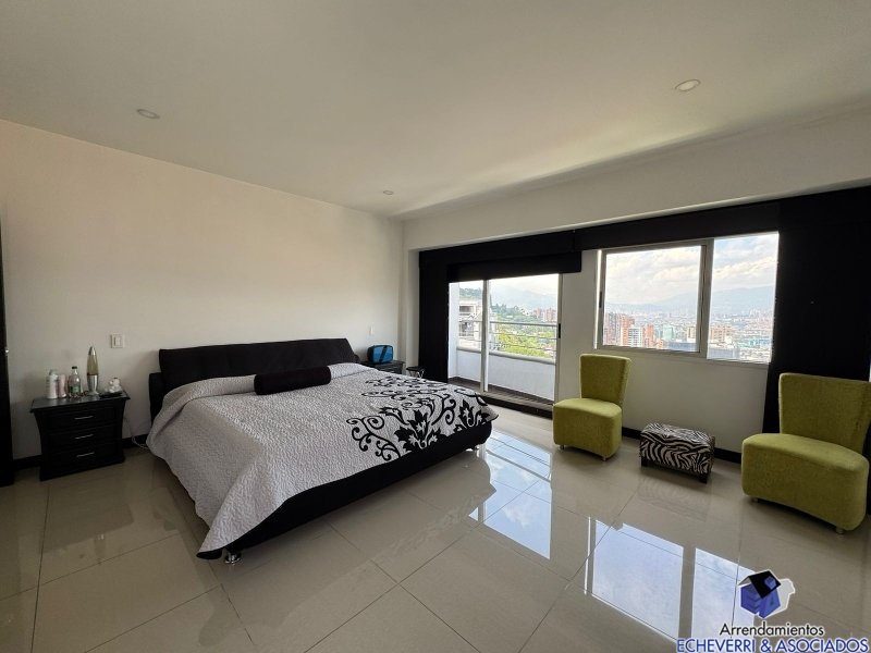 Apartamento en venta en Loma Del Indio, Medellín · foto 2 de 18