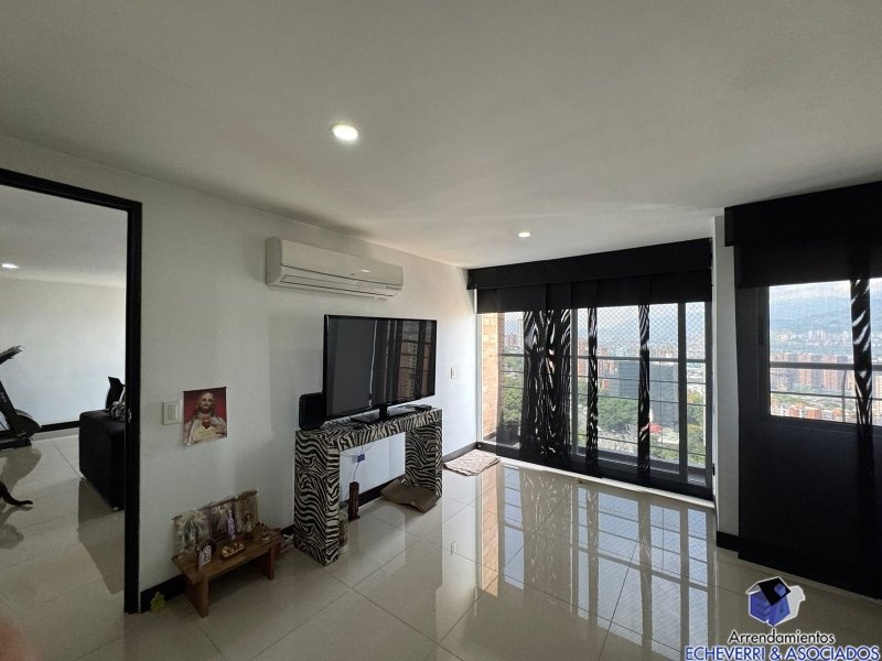 Apartamento en venta en Loma Del Indio, Medellín · foto 8 de 18