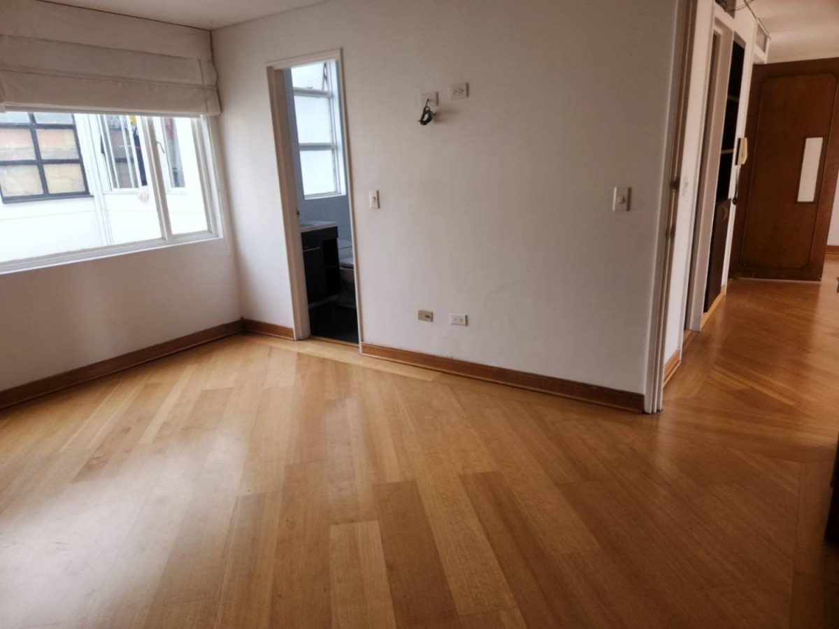 Apartamento en venta en Santa Barbara Central, Bogotá · foto 3 de 23