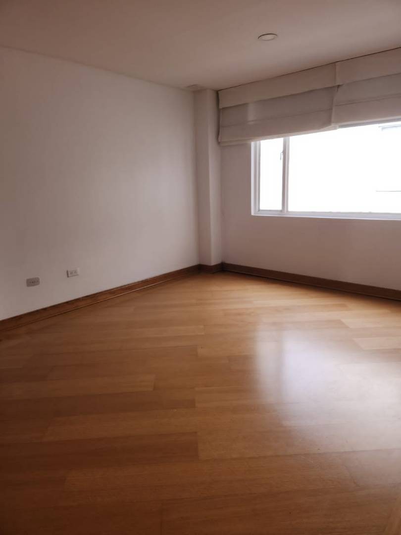 Apartamento en venta en Santa Barbara Central, Bogotá · foto 5 de 23