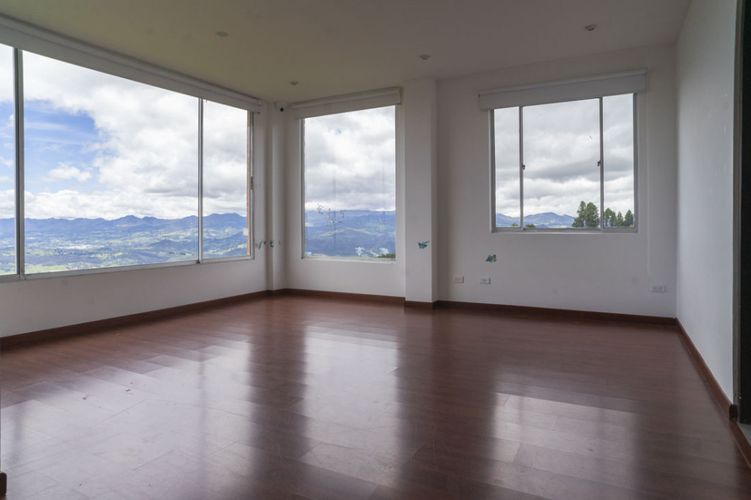 Casa de 4 alcobas en arriendo en Yerbabuena, Sopó, 440 m² · foto 10 de 24