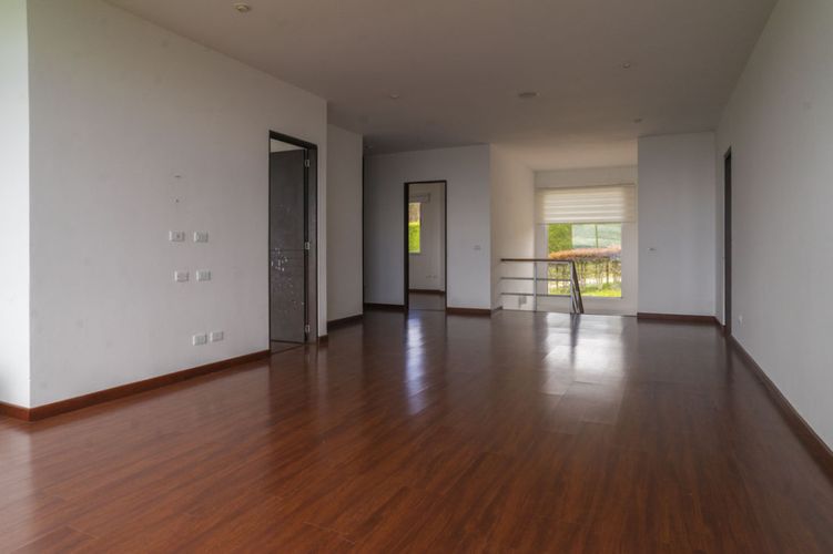 Casa de 4 alcobas en arriendo en Yerbabuena, Sopó, 440 m² · foto 12 de 24