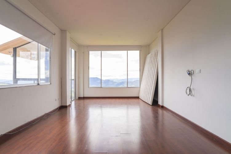 Casa de 4 alcobas en arriendo en Yerbabuena, Sopó, 440 m² · foto 13 de 24