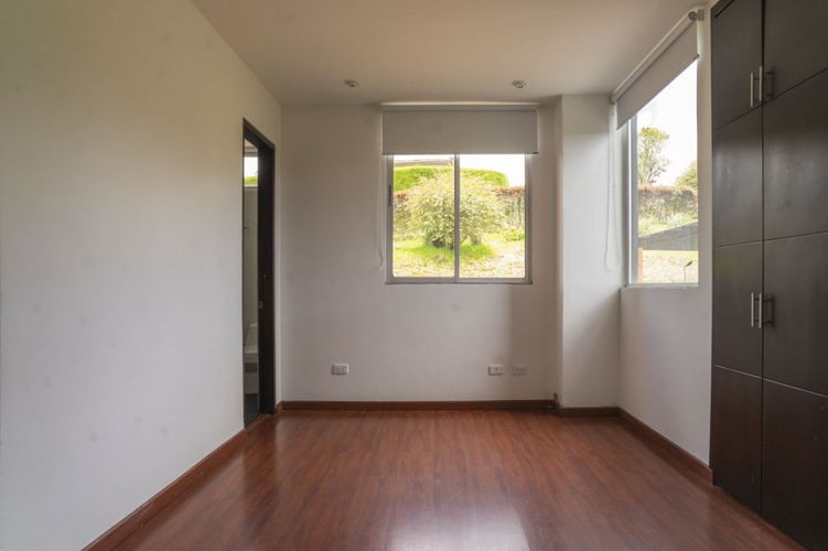 Casa de 4 alcobas en arriendo en Yerbabuena, Sopó, 440 m² · foto 16 de 24