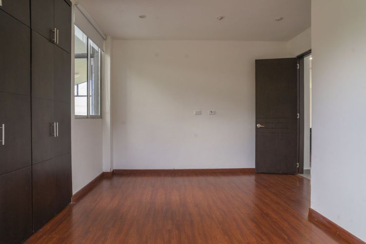 Casa de 4 alcobas en arriendo en Yerbabuena, Sopó, 440 m² · foto 17 de 24