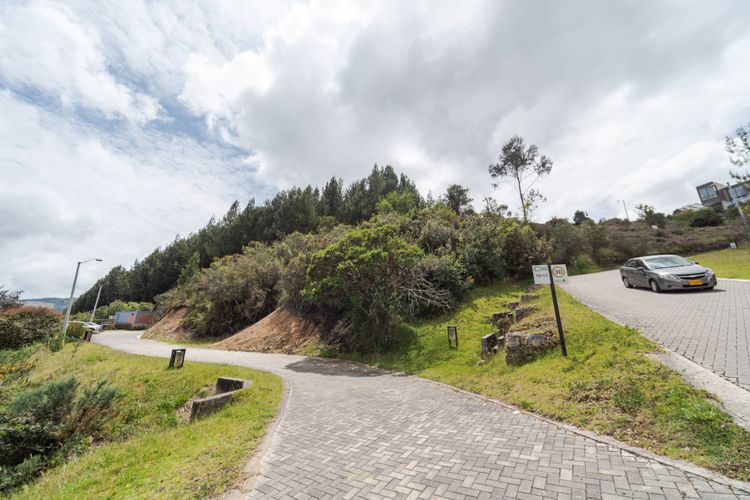 Lote en venta en El Volcan, La Calera, 1874 m² · foto 14 de 14