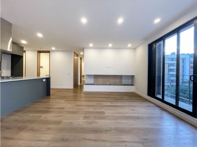 Apartamento de 3 alcobas en venta en Chicó Navarra, Bogotá, 147 m² · foto 2 de 19
