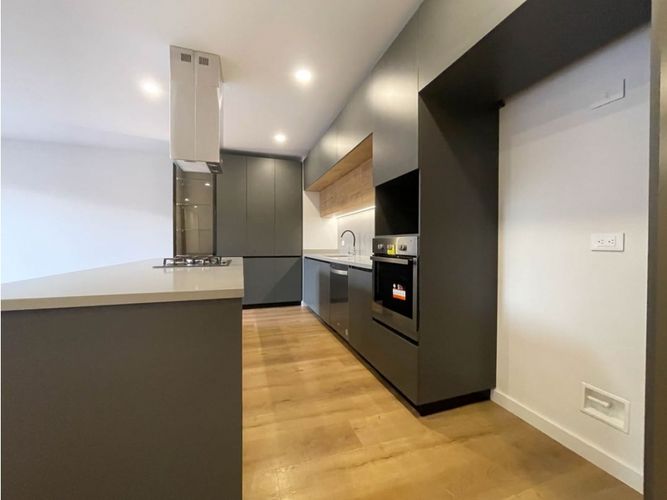 Apartamento de 3 alcobas en venta en Chicó Navarra, Bogotá, 147 m² · foto 4 de 19